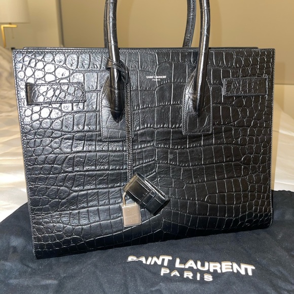 SAC DE JOUR LARGE IN CROCODILE EMBOSSED LEATHER - Picture 7 of 9